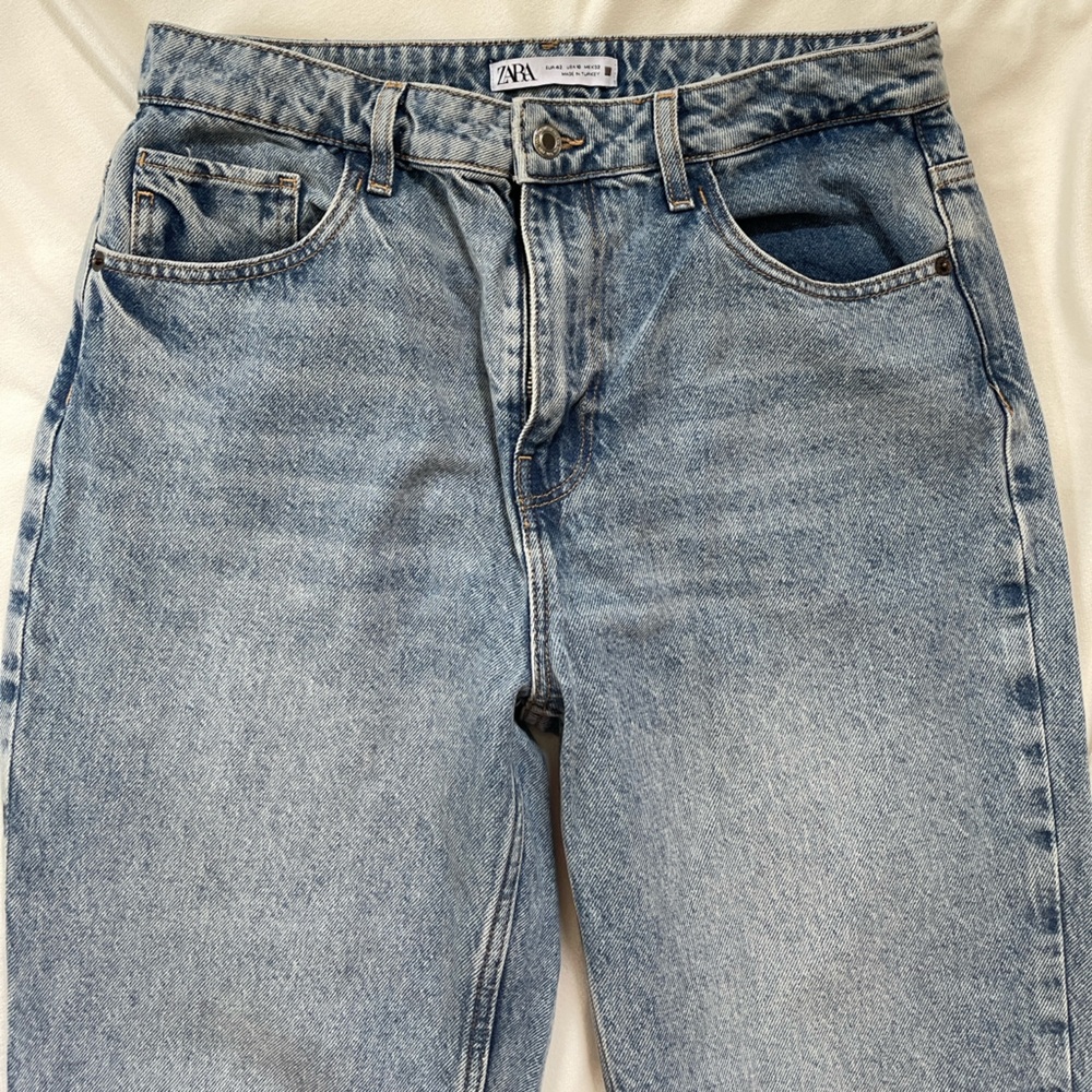 Zara Blue Straight Jeans with Distressed Details